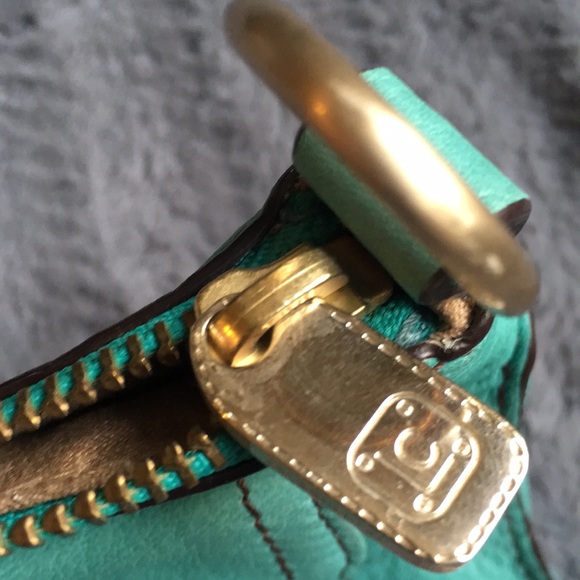 NEW never been used LIZ CLAIBORNE LEATHER Clutch/wristlet. - Picture 7 of 10